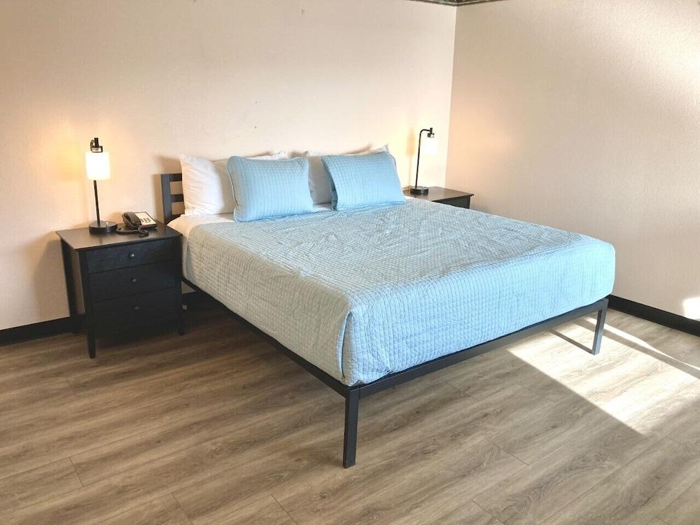Courtesy Inn 샌시미언 외부 사진